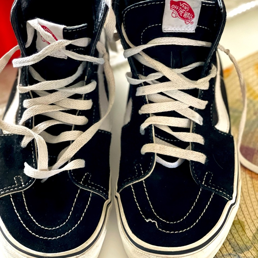 Vans Men’s Sk8-Hi Stacked Skate Shoe In Blake Suede - Size 10. Very Nice!